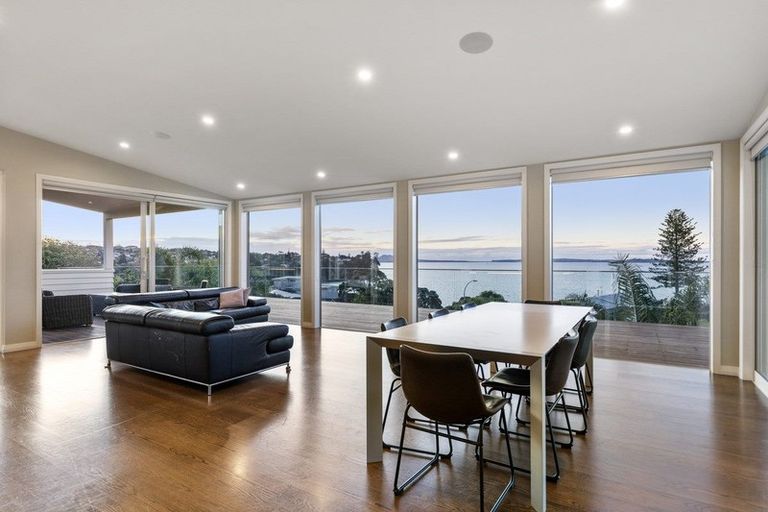 Photo of property in 4 Rangitoto View Road, Cockle Bay, Auckland, 2014