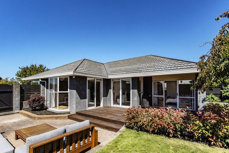 Photo of property in 14 Pearce Place, Kaiapoi, 7630