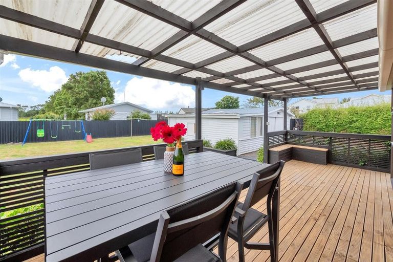 Photo of property in 44 Pukeroa Place, Papakura, 2110