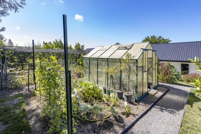 Photo of property in 72 Oakgrove Drive, Rangiora, 7400