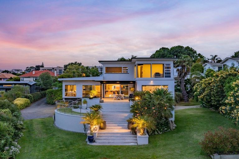 Photo of property in 12 George Street, Hospital Hill, Napier, 4110