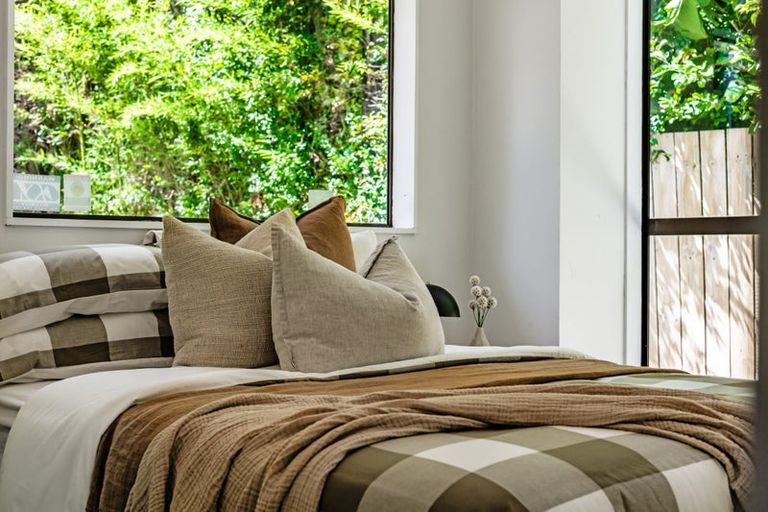 Photo of property in 40 Queen Mary Avenue, New Lynn, Auckland, 0600