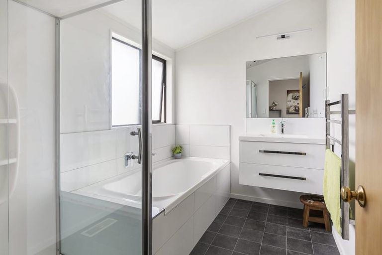 Photo of property in 10f2 Woodland Road, Johnsonville, Wellington, 6037