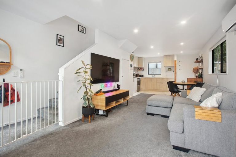 Photo of property in 6/2 Jadewynn Drive, Massey, Auckland, 0614