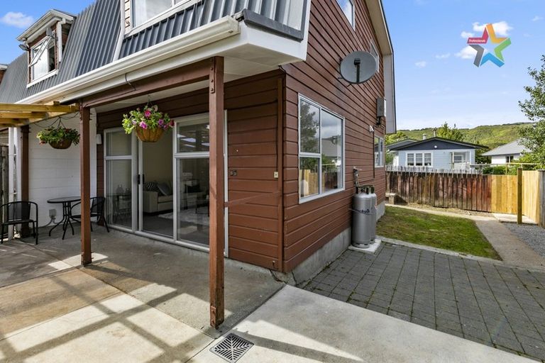 Photo of property in 8d Montgomery Crescent, Clouston Park, Upper Hutt, 5018