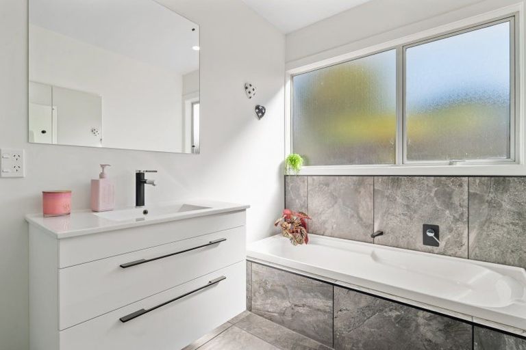 Photo of property in 26 Hinekura Avenue, Taupo, 3330