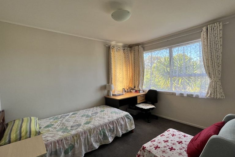 Photo of property in 25 Halberg Street, Glenfield, Auckland, 0629