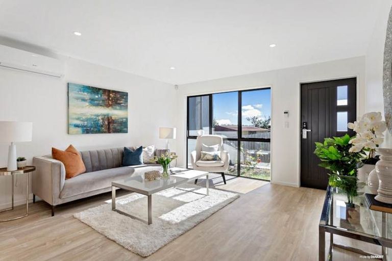 Photo of property in 33b Arran Road, Browns Bay, Auckland, 0630