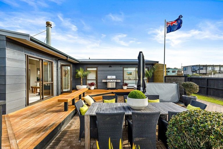 Photo of property in 2 The Southern Isle, Omaha, 0986