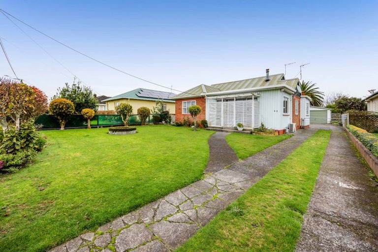 Photo of property in 11 Grant Vc Street, Hawera, 4610