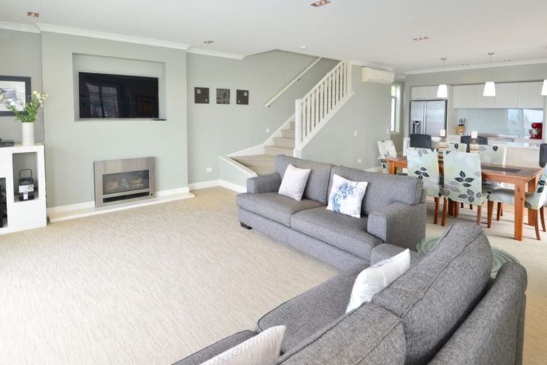 Photo of property in 19 Landmark Terrace, Orewa, 0931