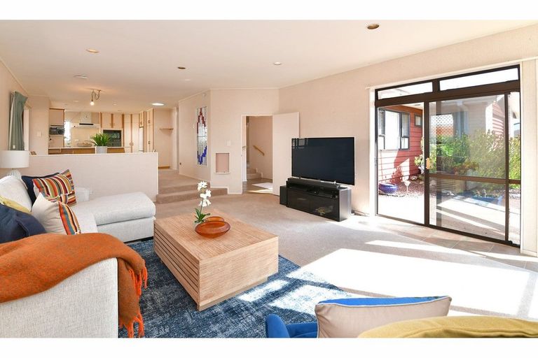 Photo of property in 6b Moenui Avenue, Orewa, 0931