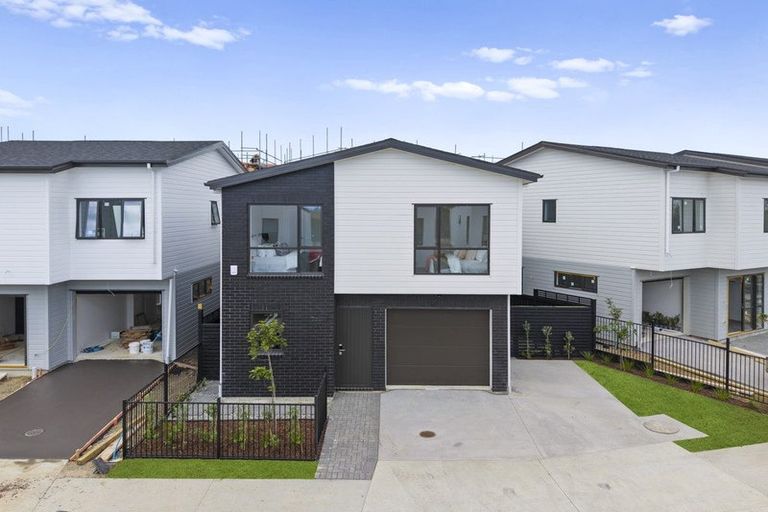 Photo of property in 11 Greenbrier Street, Westgate, 0814