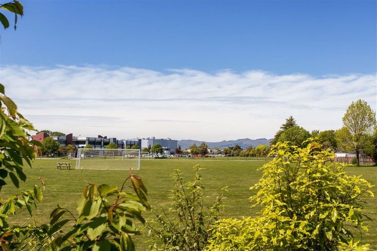 Photo of property in 18 Rembrandt Place, Burnside, Christchurch, 8053