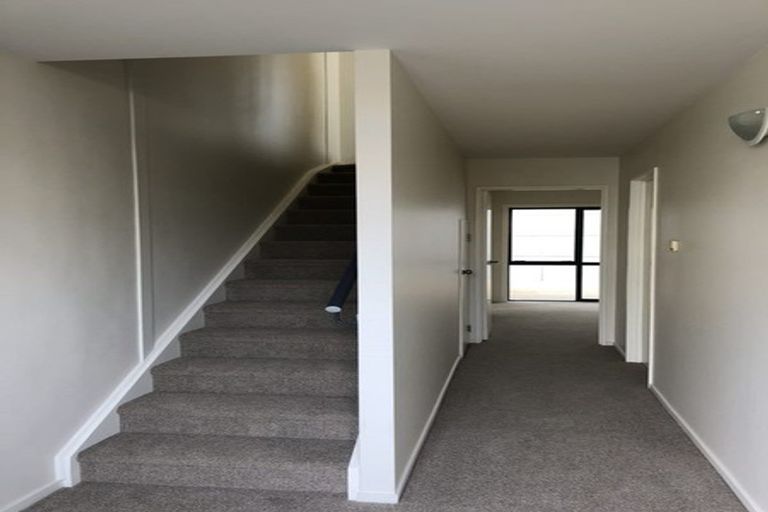 Photo of property in Krisley Court, 1/6 Ambrico Place, New Lynn, Auckland, 0600