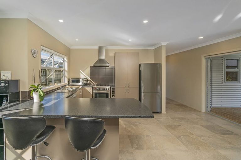 Photo of property in 8 Dotterel Place, Whitianga, 3510