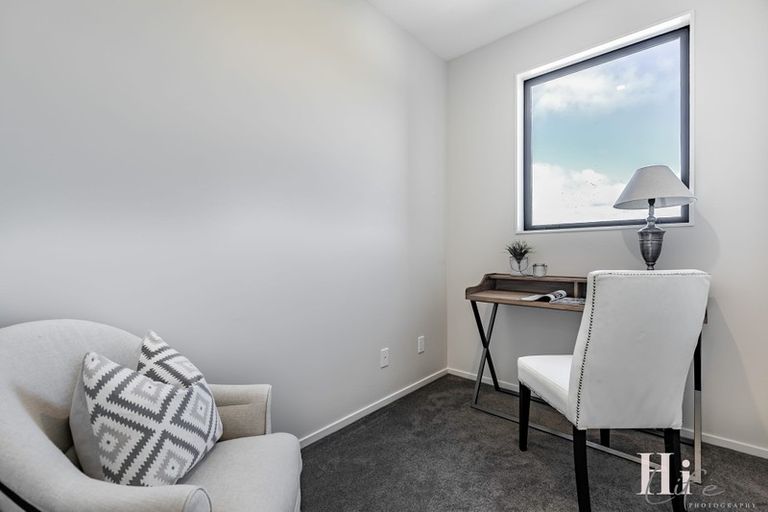 Photo of property in 8 Celestial Crescent, Orewa, 0931