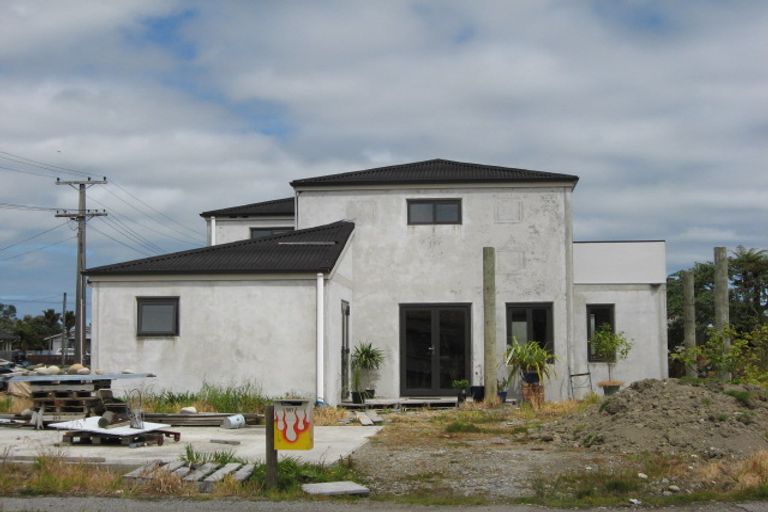 Photo of property in 90 Peel Street, Westport, 7825