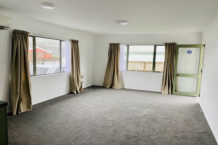 Photo of property in 13 Rawson Street, Tawa, Wellington, 5028