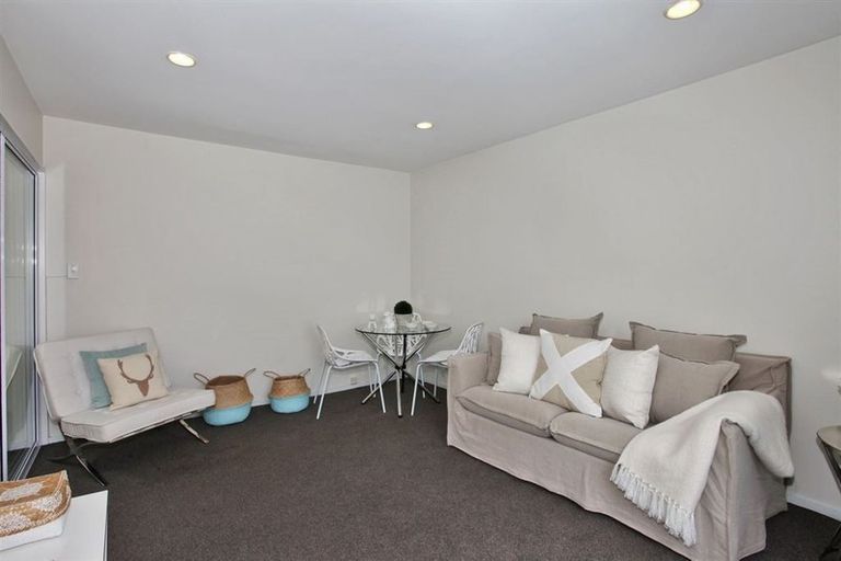 Photo of property in 2/27 Maxwell Street, Riccarton, Christchurch, 8041