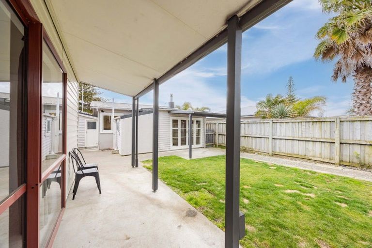 Photo of property in 9 Pukeko Place, Westshore, Napier, 4110
