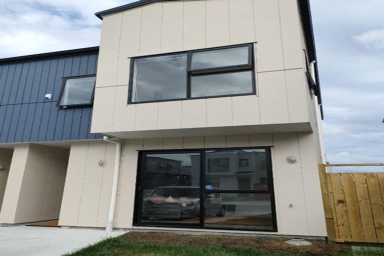 Photo of property in 24 Minhas Road, Papakura, 2110