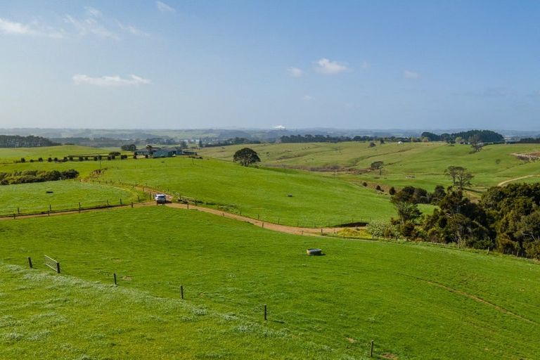 Photo of property in 1047 Awhitu Road, Pollok, 2683