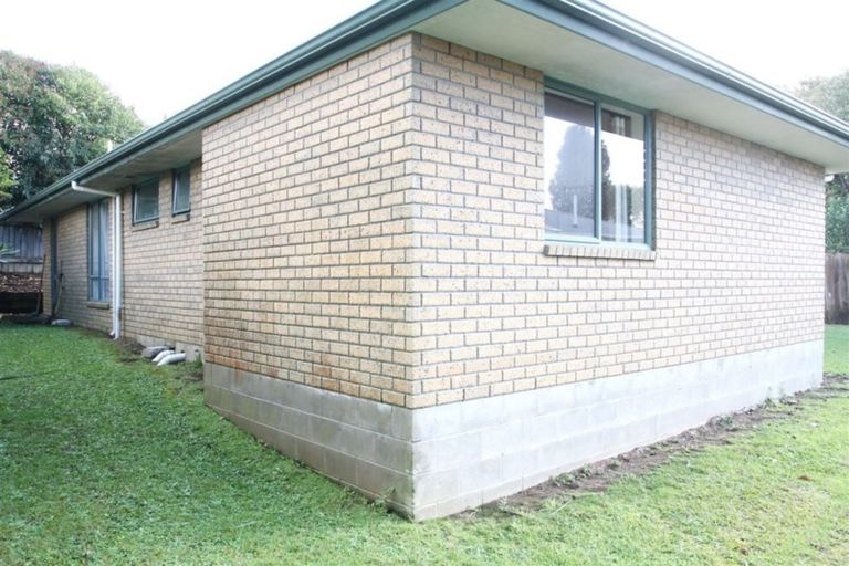 Photo of property in 100a Lincoln Park Avenue, Massey, Auckland, 0614