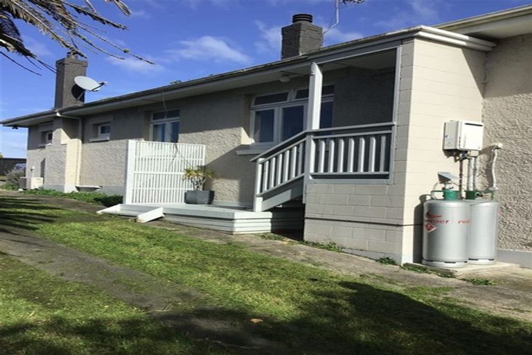 Photo of property in 3185 Great North Road, New Lynn, Auckland, 0600