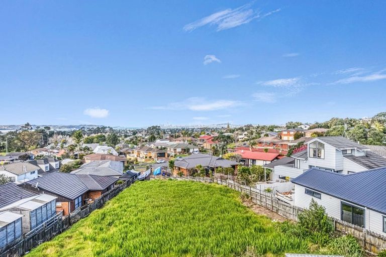 Photo of property in 10 Fernbird Place, Massey, Auckland, 0614