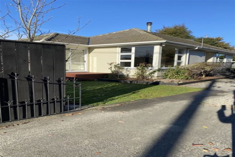 Photo of property in 9 Mappleton Avenue, Burnside, Christchurch, 8053