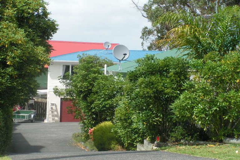 Photo of property in 2/8 Lyttelton Avenue, Forrest Hill, Auckland, 0620