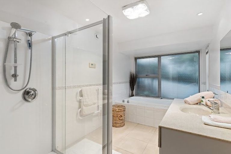 Photo of property in 76 Glenstrae Road, Redcliffs, Christchurch, 8081