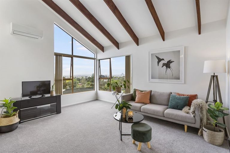 Photo of property in 2/165 Birkenhead Avenue, Birkenhead, Auckland, 0626