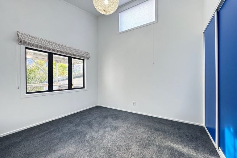 Photo of property in 15 Cavalry Close, Crofton Downs, Wellington, 6035