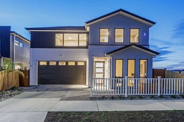 Photo of property in 10 Kokowai Parade, Hobsonville, Auckland, 0616