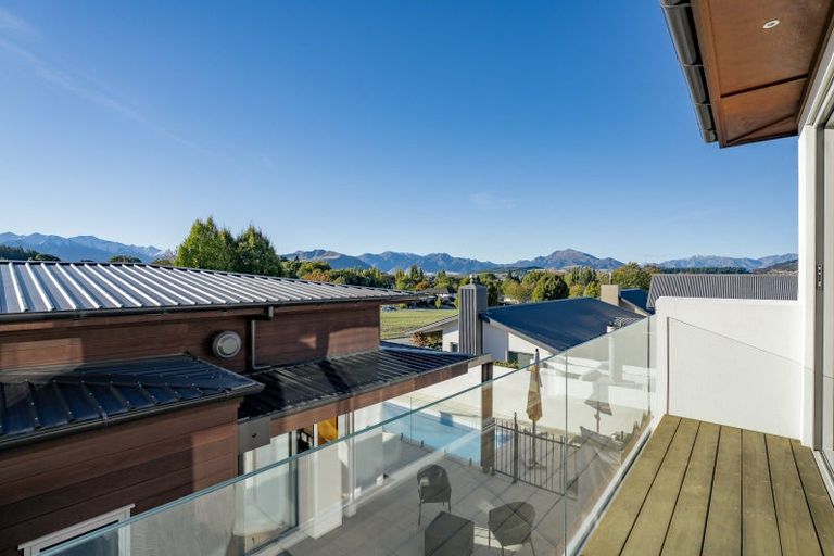 Photo of property in 31 Old Station Avenue, Wanaka, 9305