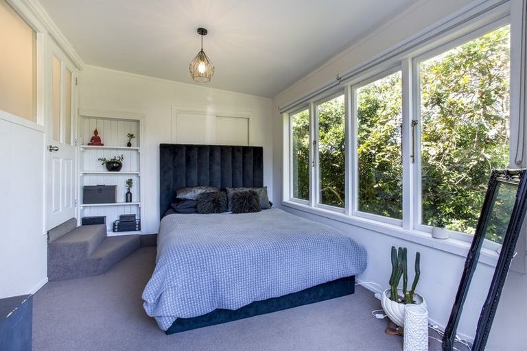 Photo of property in 37 Makiri Street, Helensville, 0800