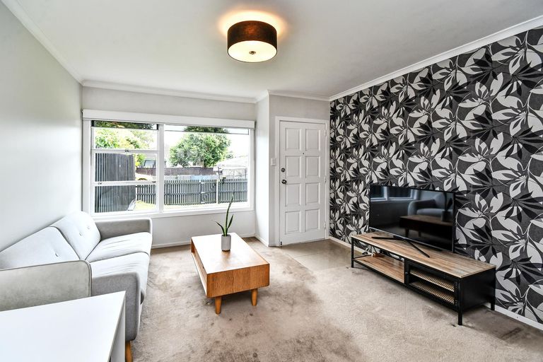 Photo of property in 2/49 Russell Road, Manurewa, Auckland, 2102