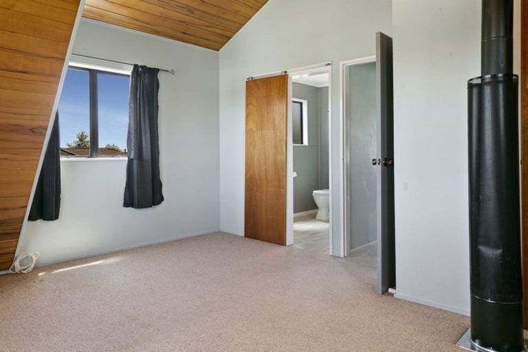 Photo of property in 24 Invergarry Road, Hilltop, Taupo, 3330