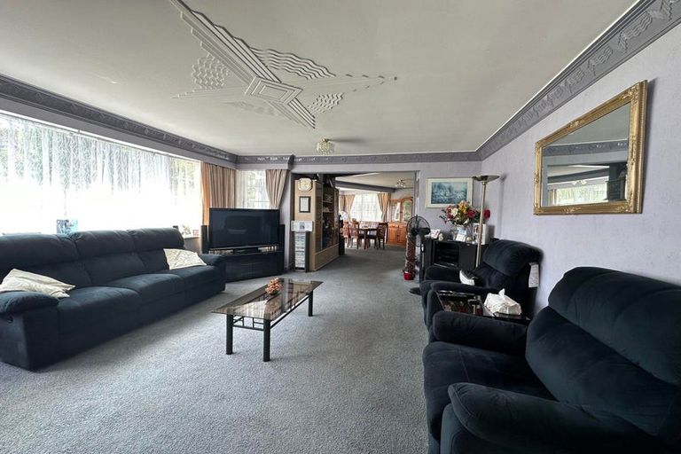 Photo of property in 22 Stokes Valley Road, Stokes Valley, Lower Hutt, 5019