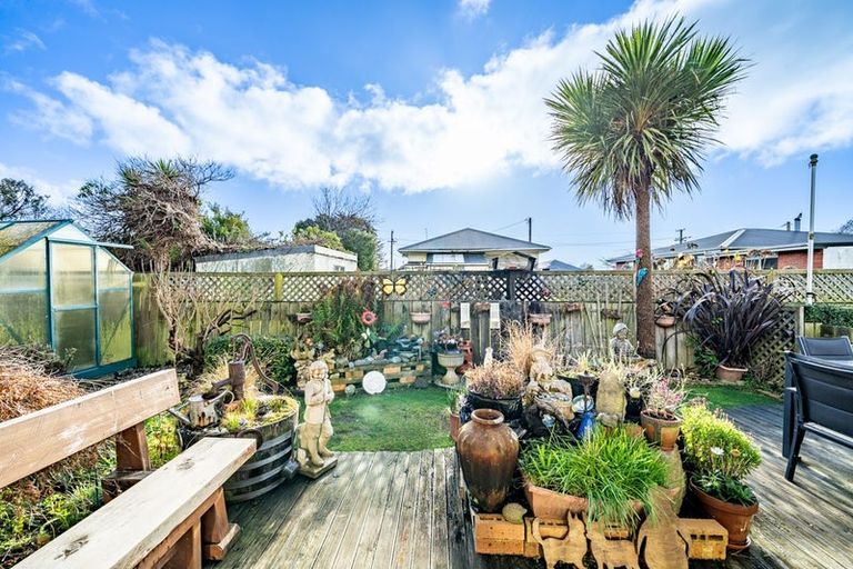 Photo of property in 37 Moa Street, Waikiwi, Invercargill, 9810