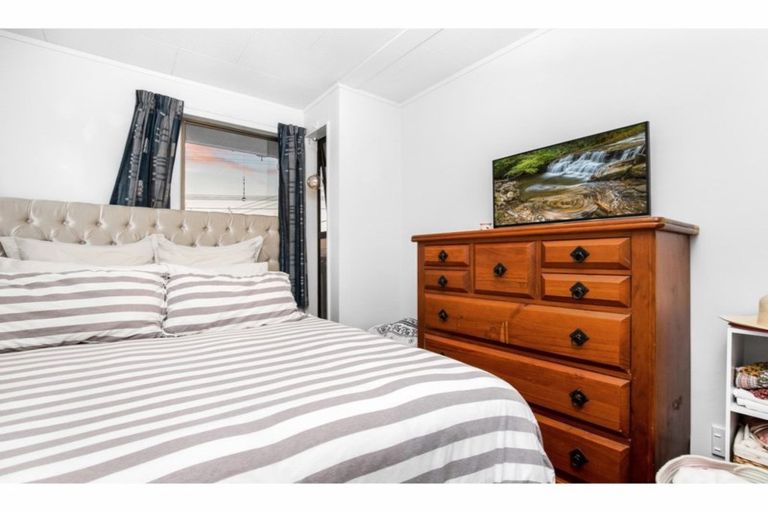 Photo of property in 12 Kauri Road, Stanmore Bay, Whangaparaoa, 0932