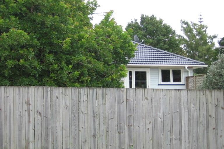 Photo of property in 1/23 O'donn Avenue, Beach Haven, Auckland, 0626