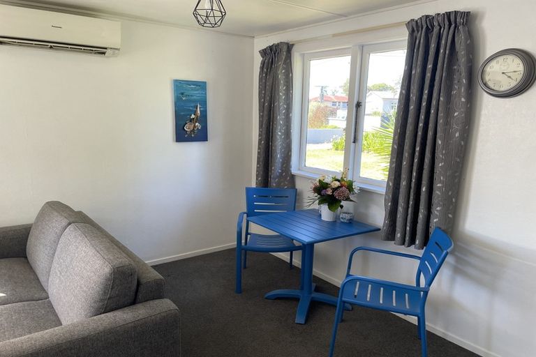 Photo of property in 5 Watts Road, Waipawa, 4210