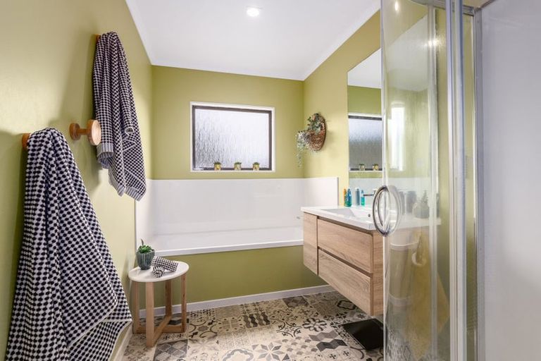 Photo of property in 24 The Sounding, Whitby, Porirua, 5024