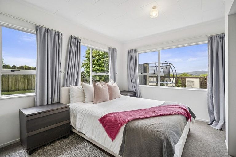 Photo of property in 14 Truro Road, Camborne, Porirua, 5026