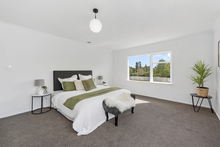 Photo of property in 60 Banbury Crescent, Fairfield, Hamilton, 3214