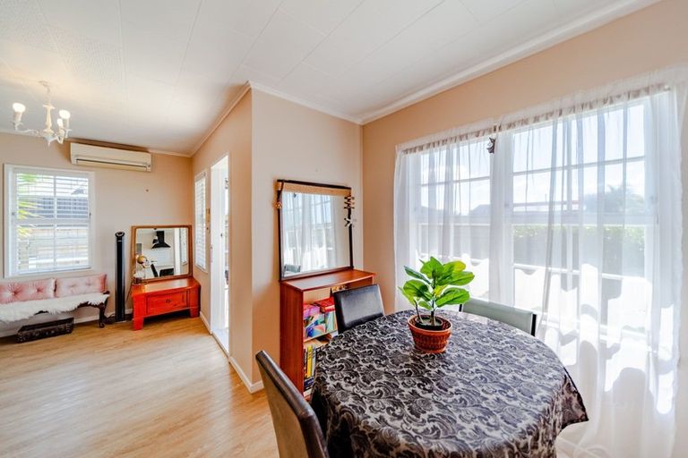 Photo of property in 37 Coventry Avenue, Tamatea, Napier, 4112