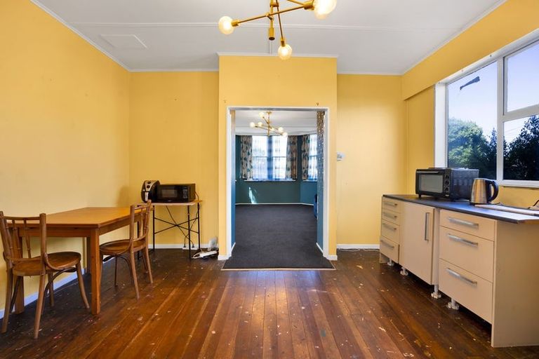 Photo of property in 25 Milmoe Street, Hawera, 4610